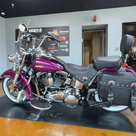 2016 Harley-Davidson® Heritage Softail® Classic PRPLFR/BLKBY SM W/PINSTRIPE thumb 2