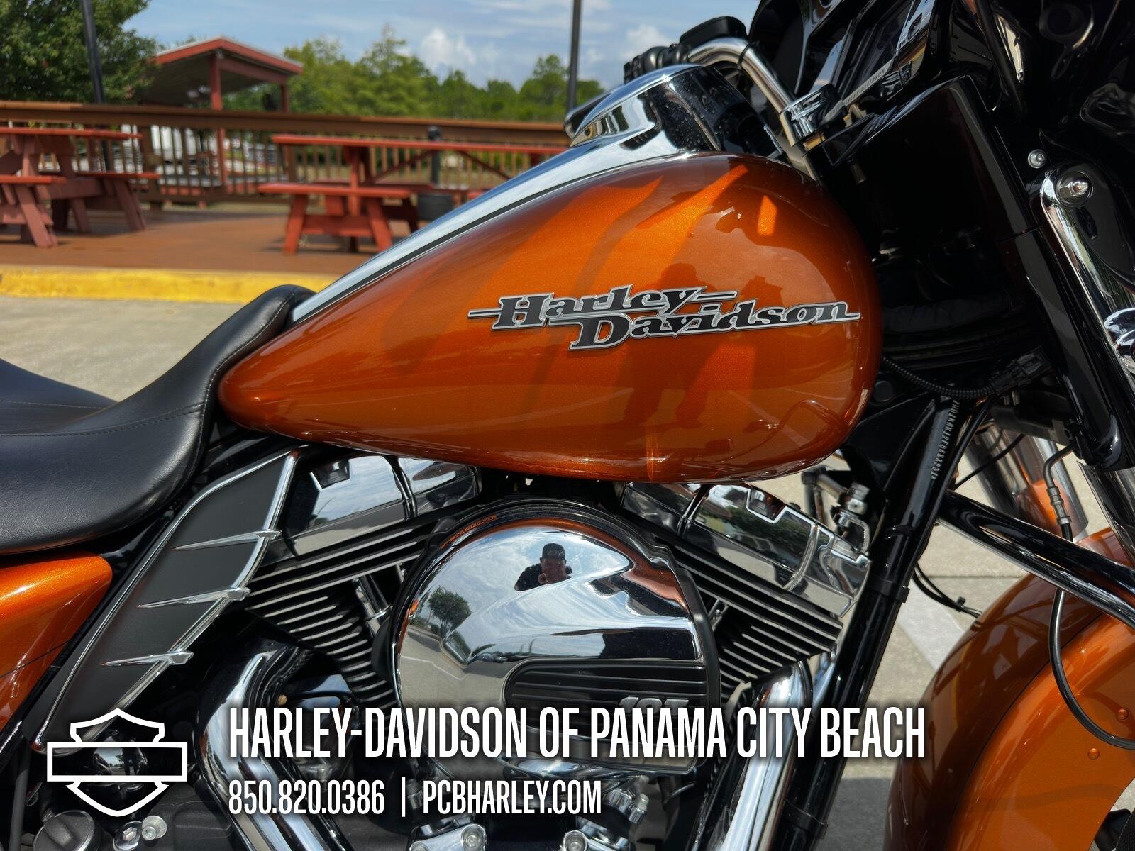 2015 Harley-Davidson® Street Glide® Special, photo 14