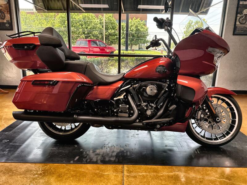 2026 Harley-Davidson® Road Glide Limited Brilliant Red Black Trim