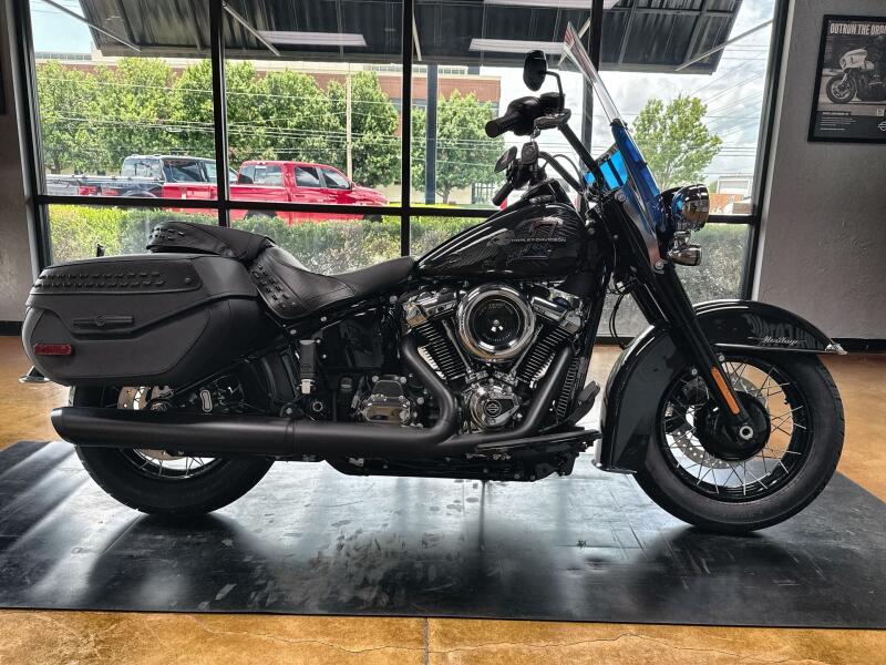 2026 Harley-Davidson® Heritage Classic Midnight Ember w/Laced Wheels