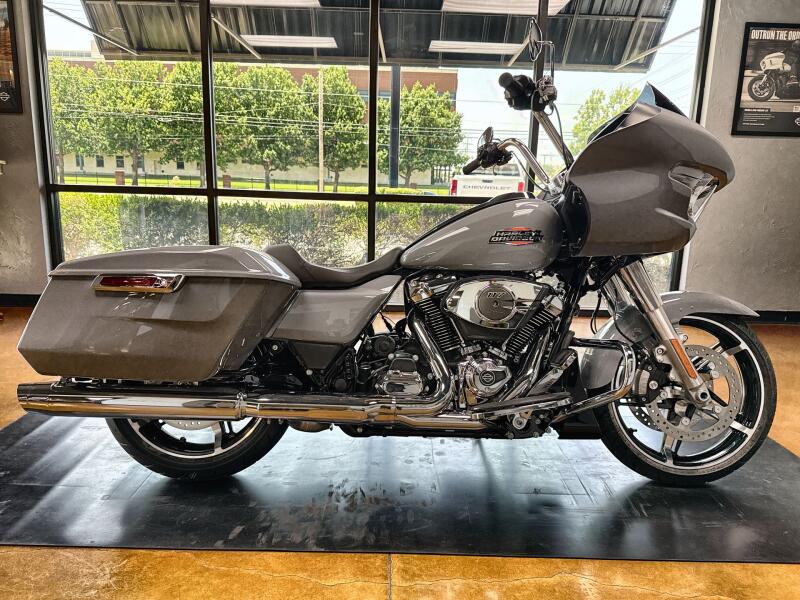 2026 Harley-Davidson® Road Glide® Dark Billiard Gray Black Solo Cast Wheels