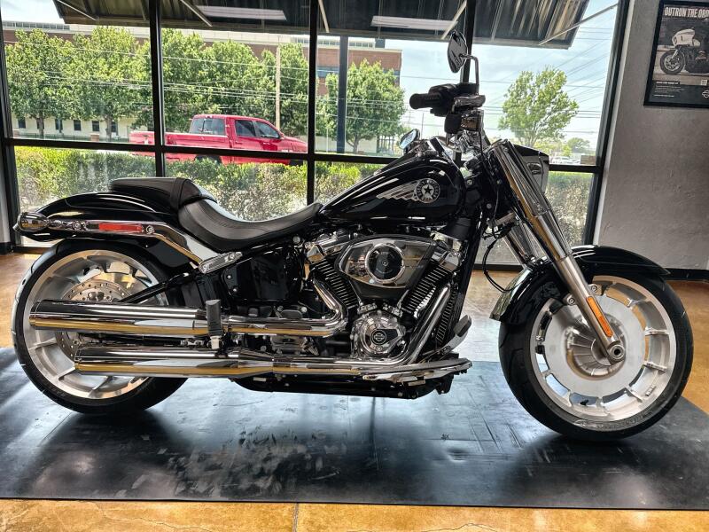 2026 Harley-Davidson® Fat Boy® Vivid Black Chrome Trim