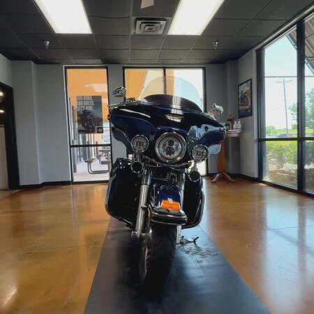 2013 Harley-Davidson® Ultra Classic® Electra Glide® BIG BLUE/V BLK W/ PINSTRIPE thumb 1
