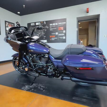 2026 Harley-Davidson® Road Glide® Purple Abyss Black Trim thumb 1