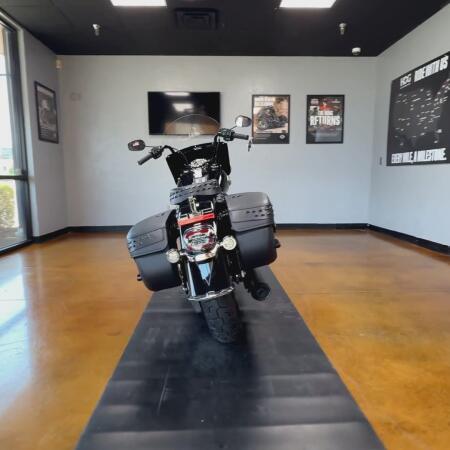 2026 Harley-Davidson® Heritage Classic Vivid Black - Black Finish thumb 2