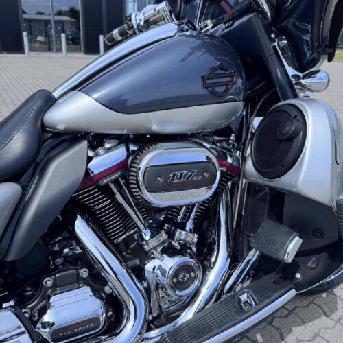 FLHXSE CVO Street Glide ® thumb 0