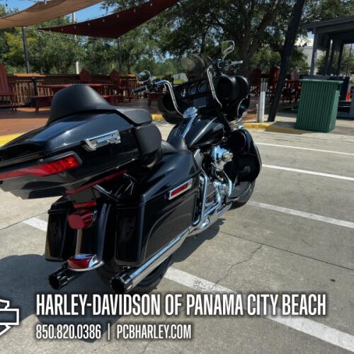 2015 Harley-Davidson® Electra Glide® Ultra Classic™ thumb 2