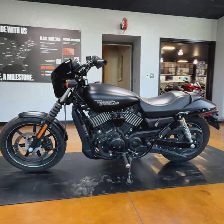 2017 Harley-Davidson® Harley-Davidson Street® 750 Black Denim thumb 2