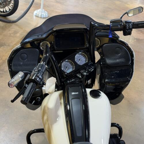 Harley-Davidson® Road Glide® ST 2023 thumb 1