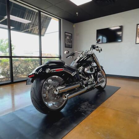 2026 Harley-Davidson® Fat Boy® Vivid Black Chrome Trim thumb 1