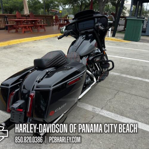 2025 Harley-Davidson® CVO™ Street Glide™ thumb 2