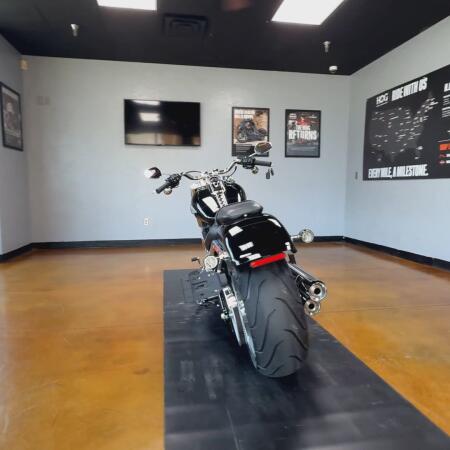 2026 Harley-Davidson® Fat Boy® Vivid Black Chrome Trim thumb 2
