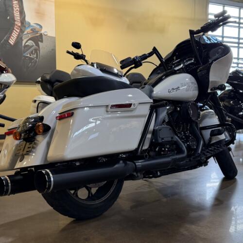 Harley-Davidson® Road Glide® ST 2023 thumb 2