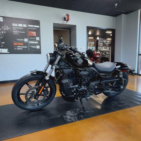 2026 Harley-Davidson® Nightster® Vivid Black Black Trim thumb 2