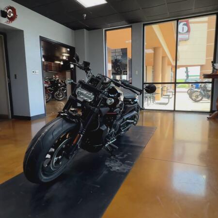 2026 Harley-Davidson® Sportster® S Vivid Black thumb 3