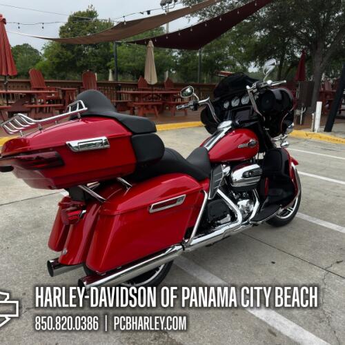 2023 Harley-Davidson® Ultra Limited thumb 2