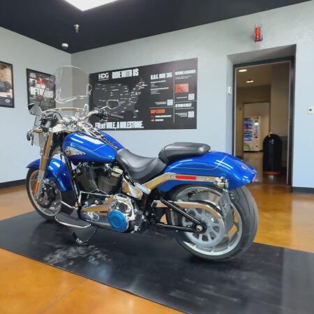 2025 Harley-Davidson® Fat Boy® Blue Burst thumb 3