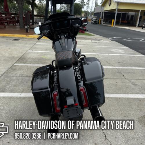 2025 Harley-Davidson® CVO™ Street Glide™ thumb 0