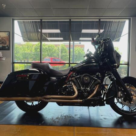 2020 Harley-Davidson® Street Glide® Special Vivid Black - Black Finish thumb 0