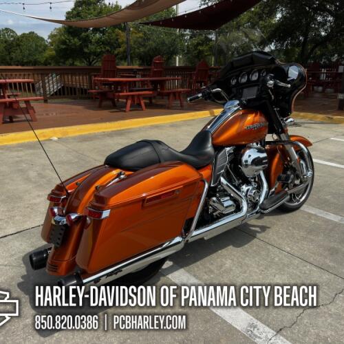 2015 Harley-Davidson® Street Glide® Special thumb 2