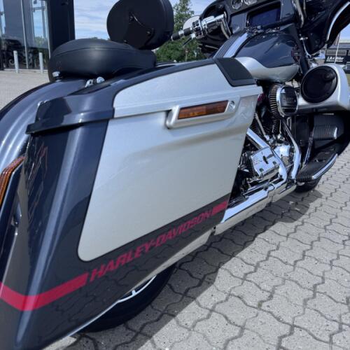 FLHXSE CVO Street Glide ® thumb 2