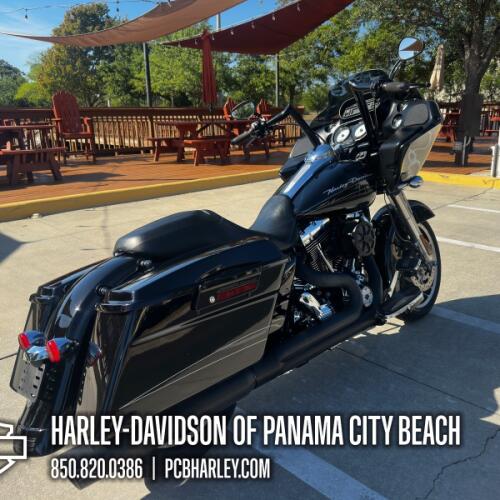 2013 Harley-Davidson® Road Glide® Custom thumb 2