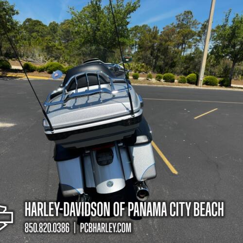 2016 Harley-Davidson® CVO™ Road Glide® Ultra thumb 0