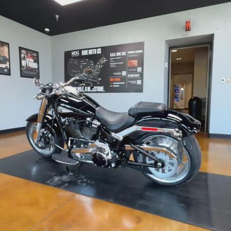 2026 Harley-Davidson® Fat Boy® Vivid Black Chrome Trim thumb 3