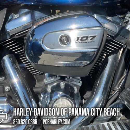 2017 Harley-Davidson® Tri Glide® Ultra thumb 2