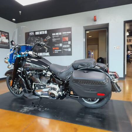 2026 Harley-Davidson® Heritage Classic Midnight Ember w/Laced Wheels thumb 3