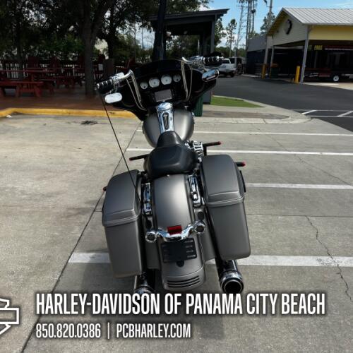 2017 Harley-Davidson® Street Glide® Special thumb 0
