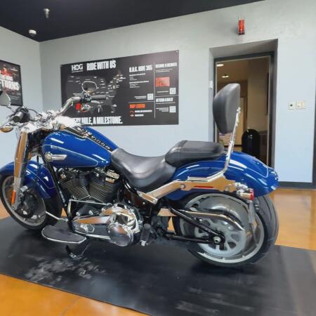 2023 Harley-Davidson® Fat Boy® 114 Bright Billiard Blue thumb 3