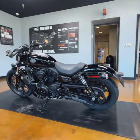 2026 Harley-Davidson® Nightster® Vivid Black Black Trim thumb 1