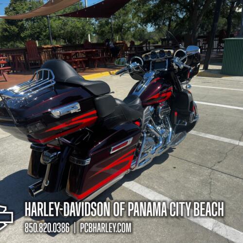 2017 Harley-Davidson® CVO™ Limited thumb 2