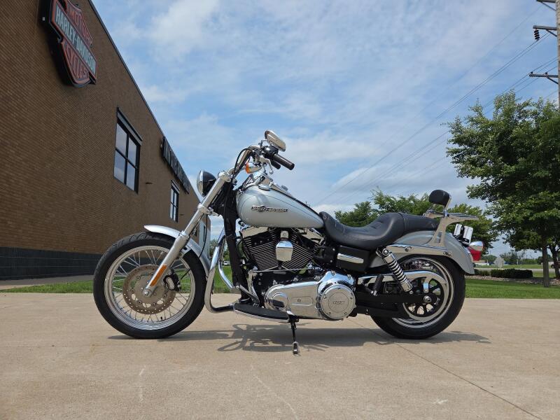 2014 Harley-Davidson® Super Glide® Custom Brilliant Silver