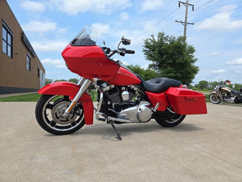 2010 Harley-Davidson® Road Glide® Custom Scarlet Red