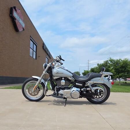 2014 Harley-Davidson® Super Glide® Custom Brilliant Silver thumb 3