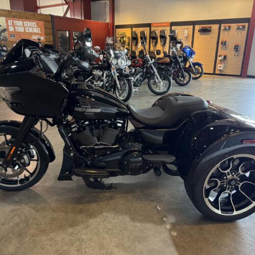 Harley-Davidson® Road Glide 3 2026 thumb 2