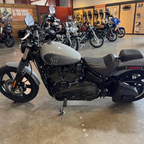 Harley-Davidson® Street Bob™ 114 2024 thumb 2