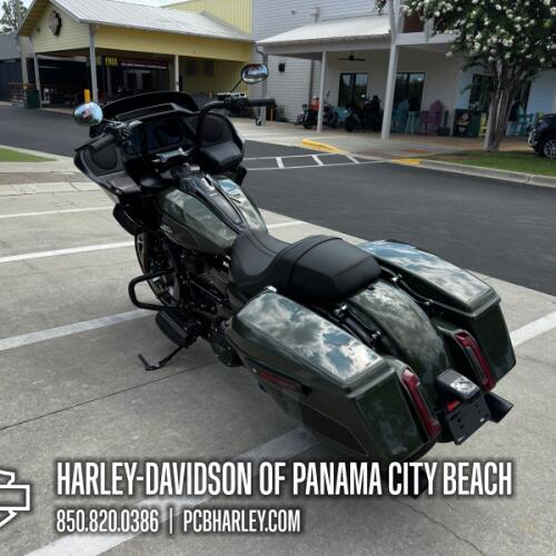 2026 Harley-Davidson® Road Glide® thumb 0