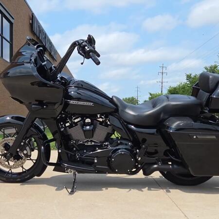 2020 Harley-Davidson® Road Glide® Special Vivid Black thumb 0