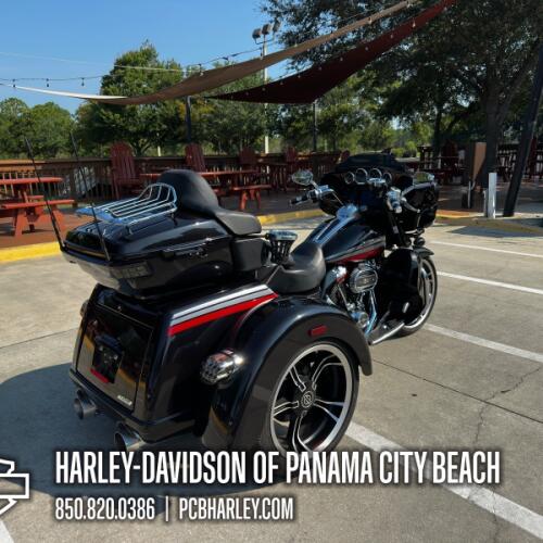 2020 Harley-Davidson® CVO™ Tri Glide® thumb 2