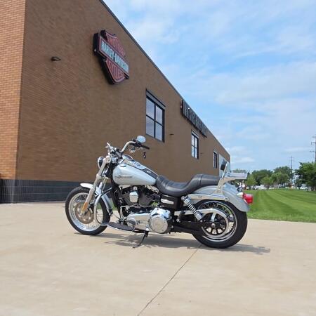 2014 Harley-Davidson® Super Glide® Custom Brilliant Silver thumb 2
