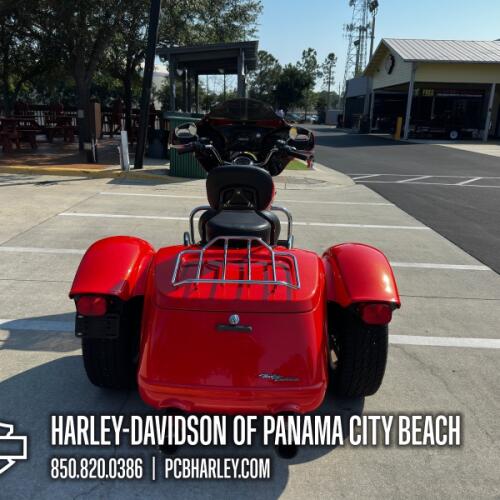 2017 Harley-Davidson® Freewheeler® thumb 0