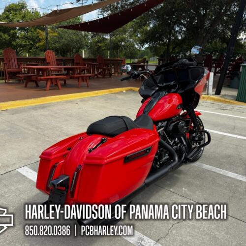 2026 Harley-Davidson® Road Glide® thumb 3