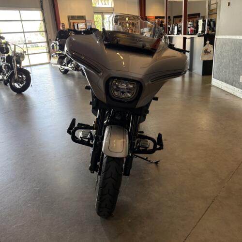 Harley-Davidson® CVO™ Street Glide® 2023 thumb 3