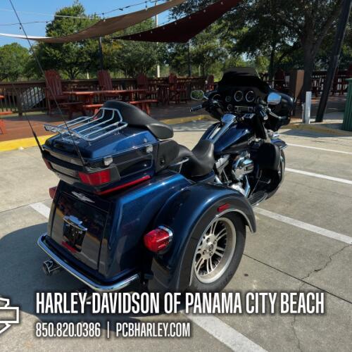 2013 Harley-Davidson® Tri Glide™ Ultra Classic® thumb 2