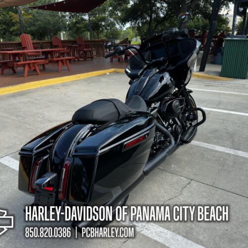 2026 Harley-Davidson® Road Glide® thumb 3