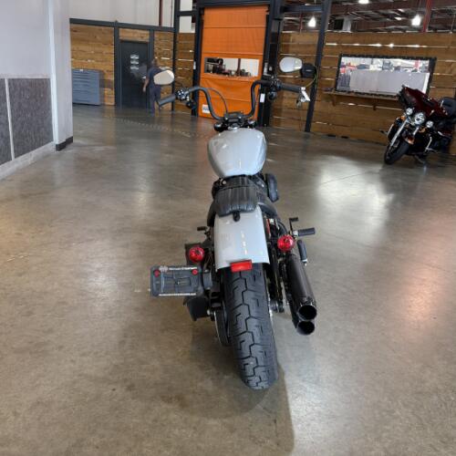 Harley-Davidson® Street Bob™ 114 2024 thumb 1