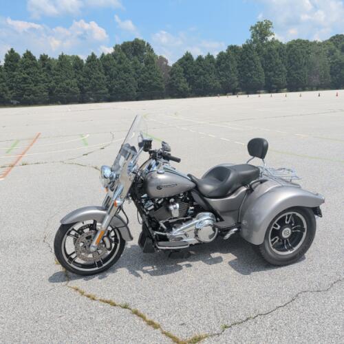 Harley-Davidson® Freewheeler® 2017 thumb 3